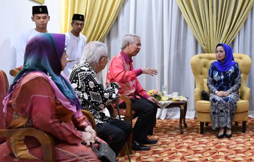 KL41_11112017_RAJA_ZARITH_BN201711100973