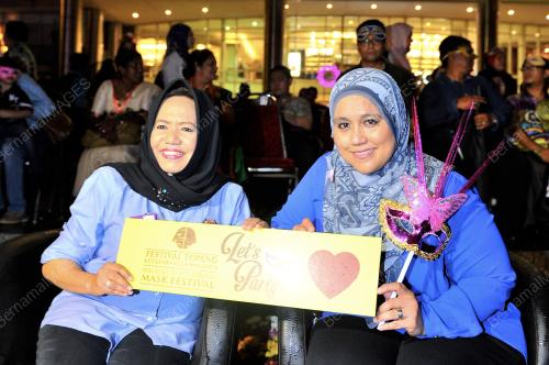KL41_13082015_TOPENG