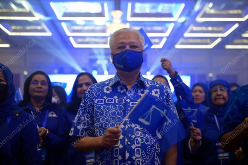 DATUK SERI ISMAIL SABRI YAAKOB