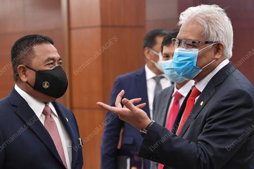 DATUK SERI HAMZAH ZAINUDDIN & DATUK SERI DR ISMAIL MOHAMED SAID