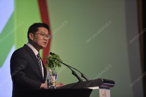 DATUK LIM BAN HONG