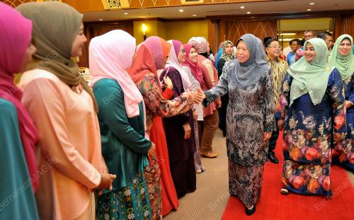 KL41_16052017_WANITA1