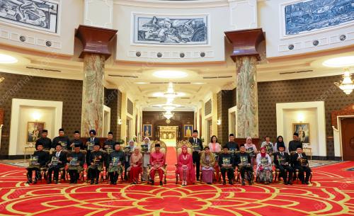 AL-SULTAN ABDULLAH RI'AYATUDDIN AL-MUSTAFA BILLAH SHAH
