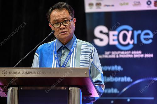 DATUK LUKANISMAN AWANG SAUNI