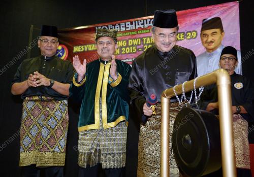 KL41_19122015_GAYUNG_FATANI