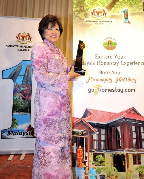 KL41_20112012_HOMESTAY