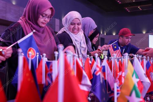 PERSIAPAN MENJELANG MESYUARAT MENTERI EKONOMI ASEAN (AEM) KE-57