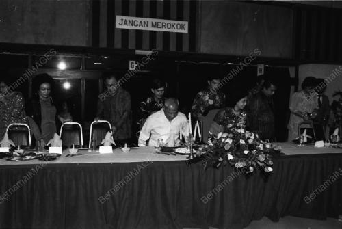MAKAN MALAM PELADANG
