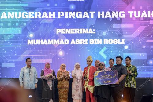 DATUK SERI DR WAN AZIZAH WAN ISMAIL