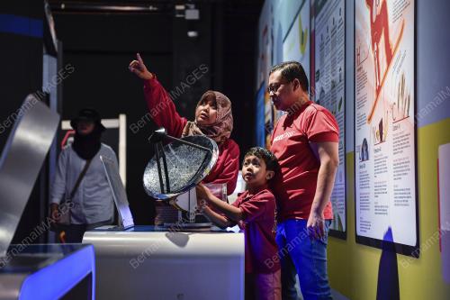 TINJAUAN PUSAT SAINS NEGARA