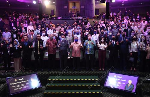 DATUK SERI DR. ADHAM BABA