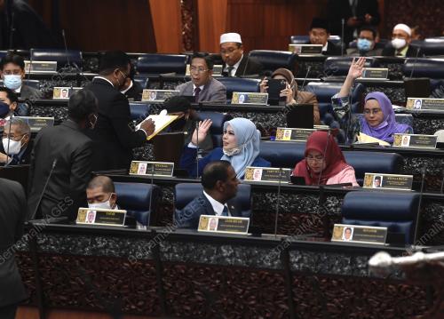 MESYUARAT PENGGAL KELIMA PARLIMEN KE-14