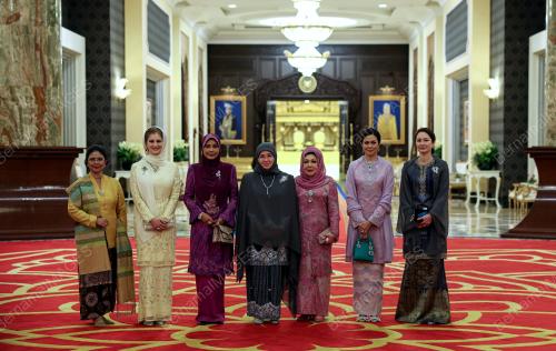 TUNKU HAJAH AZIZAH AMINAH MAIMUNAH ISKANDARIAH