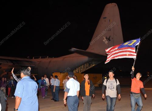 KL41_29042015_GEMPA_NEPAL