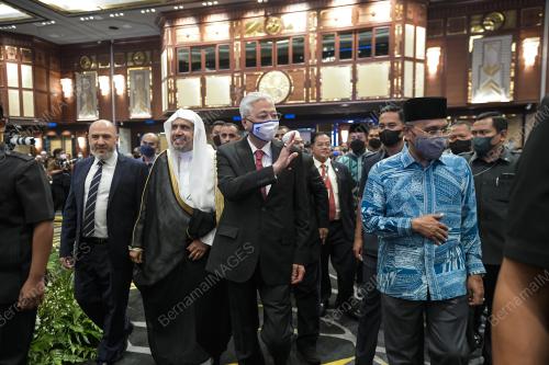 DATUK SERI ISMAIL SABRI YAAKOB