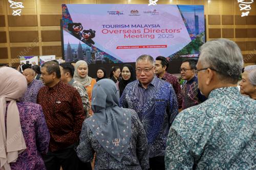 DATUK SERI TIONG KING SING