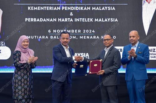 DATUK ARMIZAN MOHD ALI