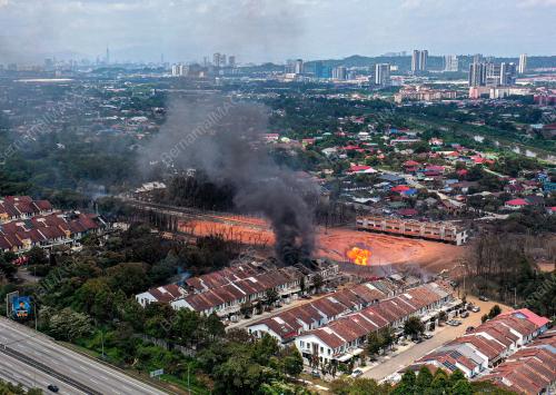 KEBAKARAN SALURAN PAIP GAS