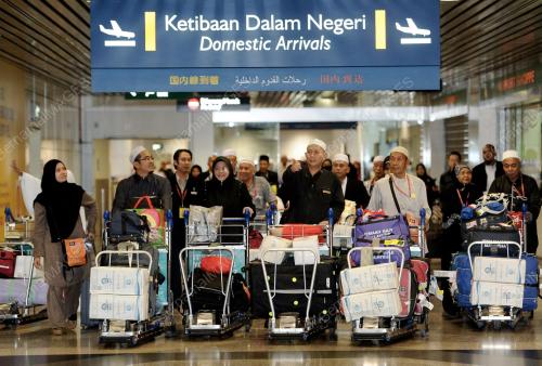 KL42_01112012_HAJI_PULANG