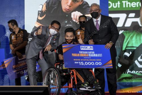 TAN SRI NOH OMAR