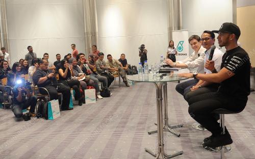 KL42_01122015_PETRONAS