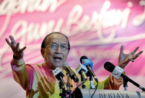 KL42_02112012_RAIS_YATIM
