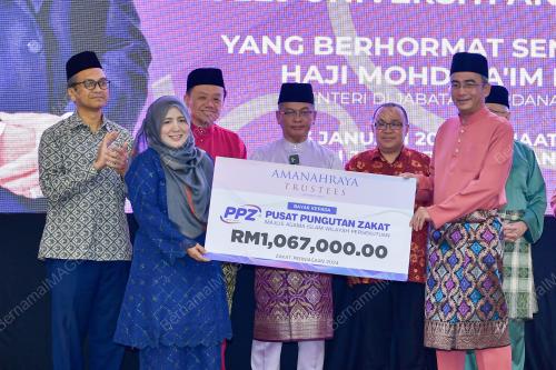 DATUK DR MOHD NA'IM MOKHTAR