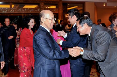 KL42_03052012_AGONG