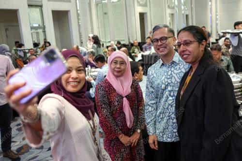 FAHMI FADZIL