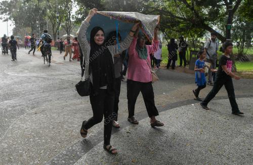 CUACA HUJAN