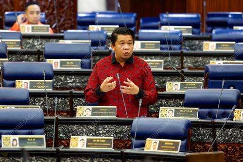 DATUK LUKANISMAN AWANG SAUNI