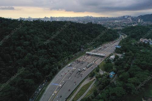 ALIRAN TRAFIK KE PUSAT BANDARAYA