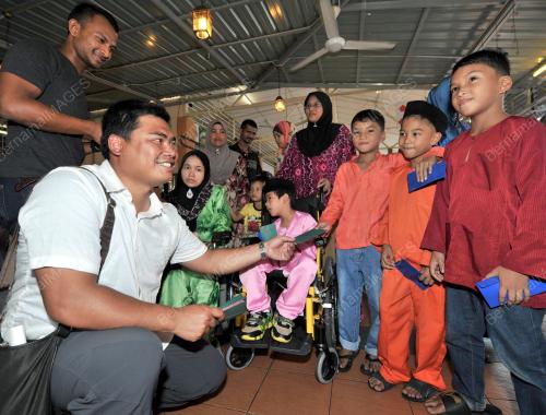 KL42_06082013_DUIT_RAYA