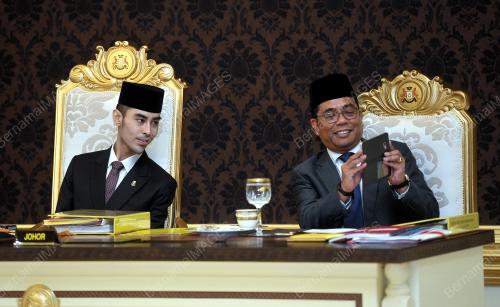 KL42_07102015_RAJA-RAJA