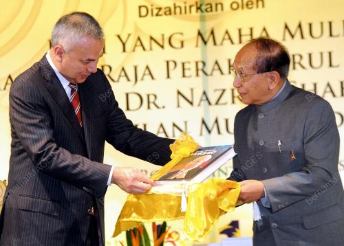 KL42_07112012_RAJA_BUKU