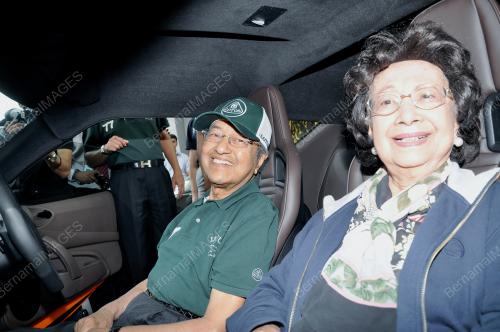 KL42_08012013_TUN_M_LOTUS