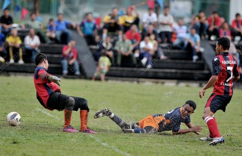 KL42_08022013_BOLA