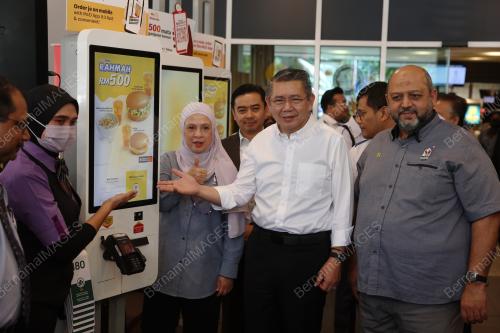 DATUK SERI SALAHUDDIN AYUB