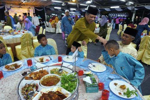 KL42_08062018_IFTAR_BN201806070399