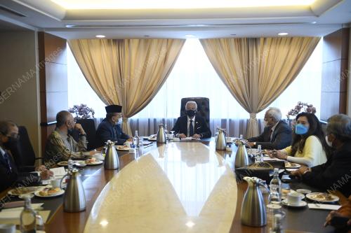 DATUK SERI ISMAIL SABRI YAAKOB