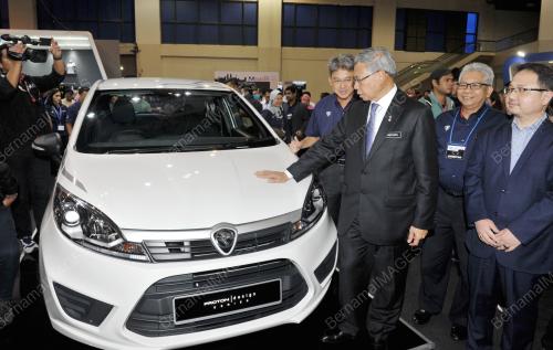 KL42_10112016_AUTOSHOW