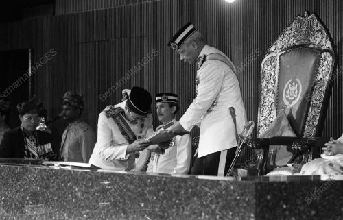 KL42_11032015_AGONG_RASMI