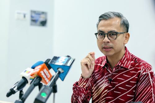 FAHMI FADZIL