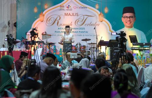 DATUK FAHMI FADZIL