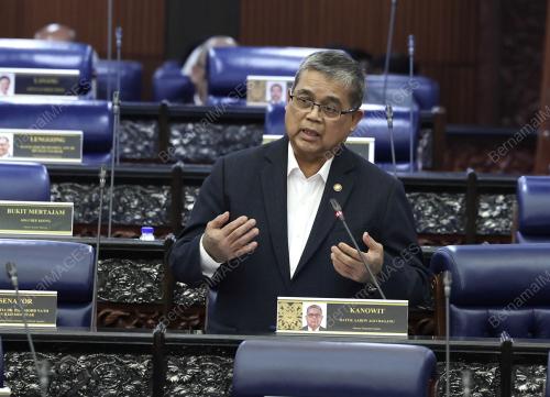 DATUK AARON AGO ANAK DAGANG