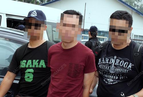KL42_13082015_MILITAN_IS