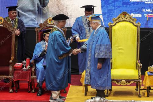 TUANKU MUHRIZ TUANKU MUNAWIR