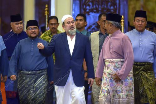 KL42_13092018_AGONG_BN201809127922