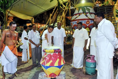 KL42_14012013_PONGGAL