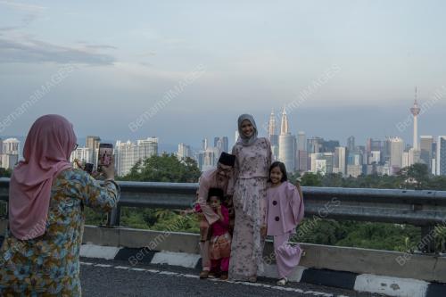 TINJAUAN HARI RAYA AIDIFITRI